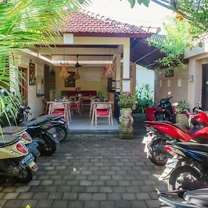 Ratna , Ubud Indonesia