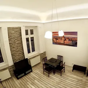 Homelike Luxury Flat On Gyulai Pál , Budapest Hungría